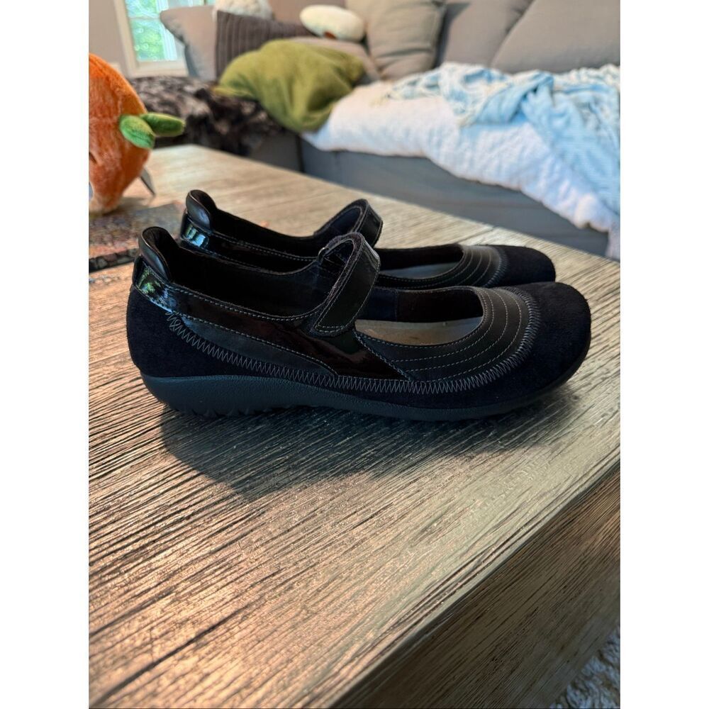 Naot Black Suede & Patent Leather Mae Janes sz 10 or 41 EUC